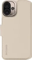 Decoded Leather Detachable wallet case для Apple iPhone 16 Plus Clay beige
