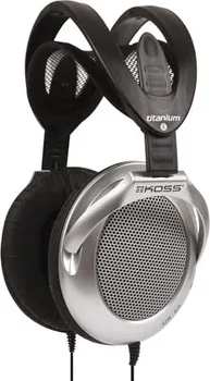 Koss UR40